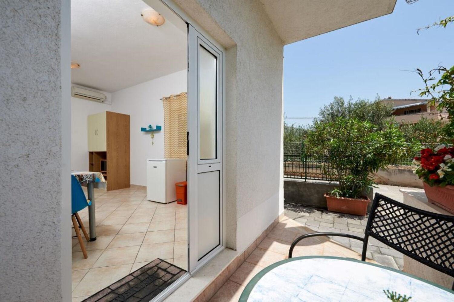 Apartments Mare - 30 M From Pebble Beach Seget Vranjica Zewnętrze zdjęcie